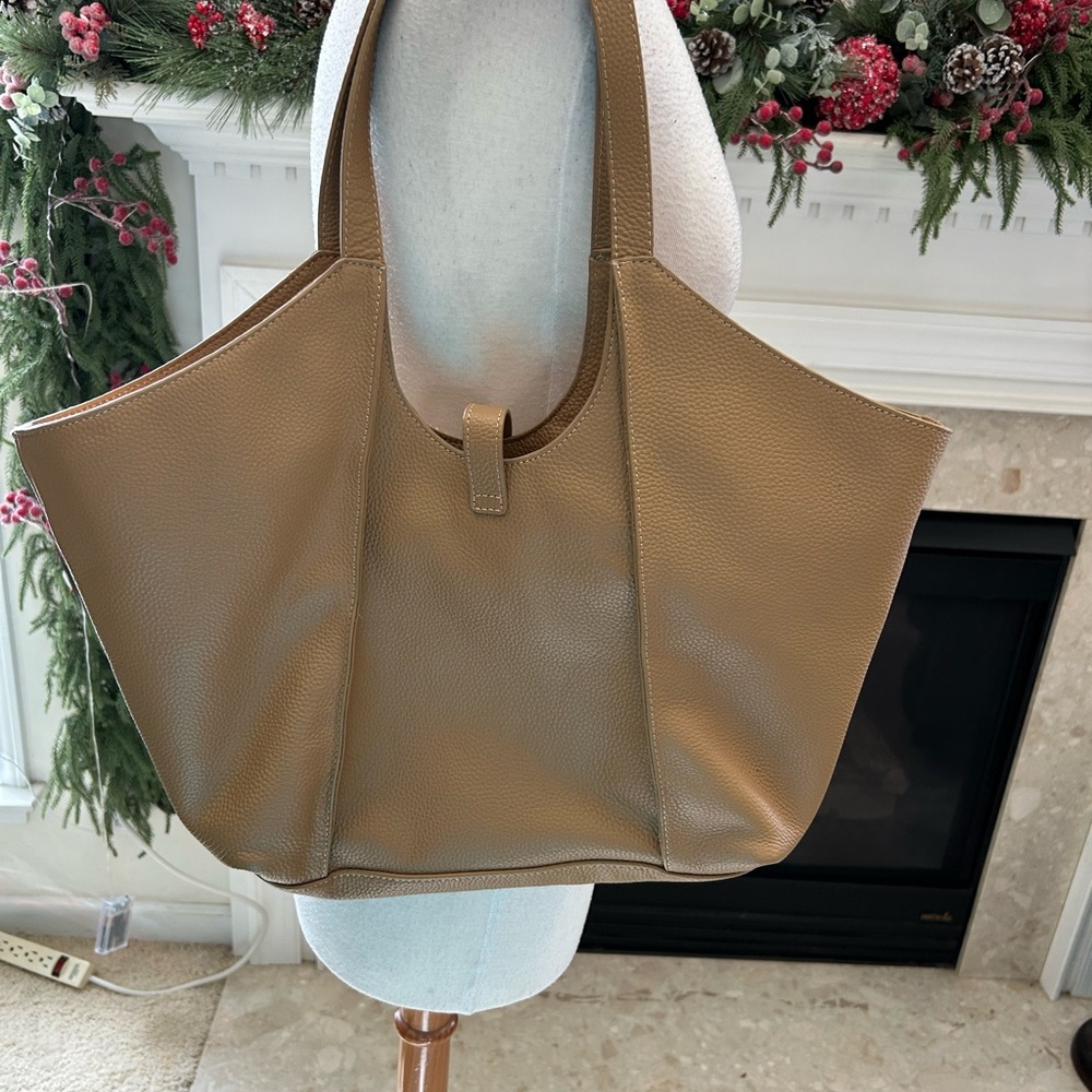 Tote Le Monde  Tan Leather Milan Tote Bag - Picture 8 of 13